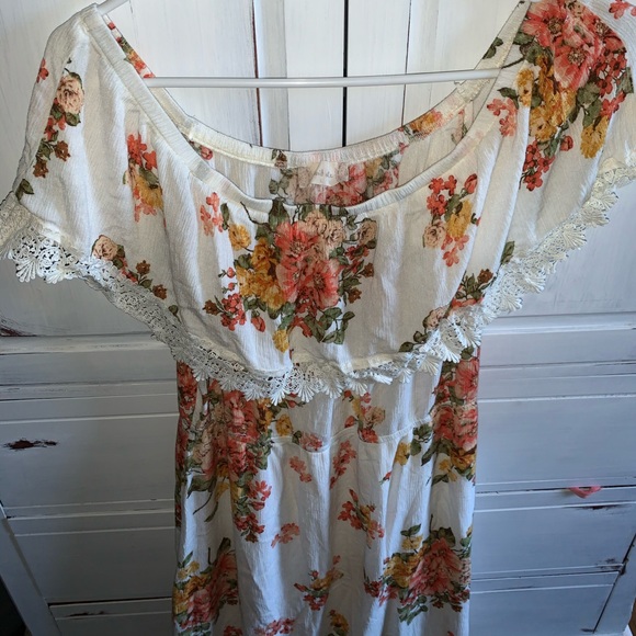 Altar’d State Off The Shoulder Floral Dress - Picture 2 of 6